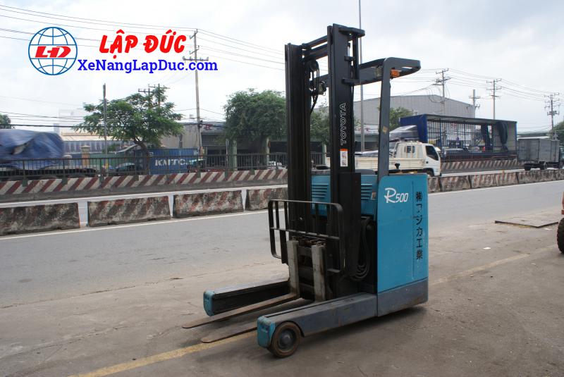 XE NÂNG ĐIỆN ĐỨNG LÁI TOYOTA 7FBR15-6