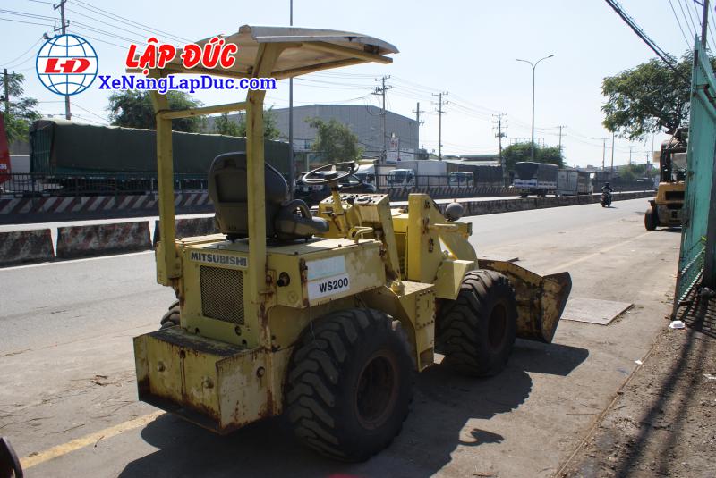 XE XÚC NÂNG MITSUBISHI WS200-6 Xe Xúc Nâng MITSUBISHI WS200
