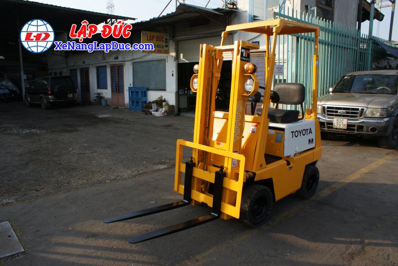 Xe nâng xăng TOYOTA 2FGL7-0