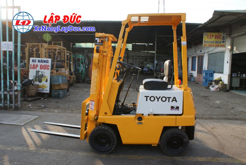 Xe nâng xăng TOYOTA 2FGL7-1