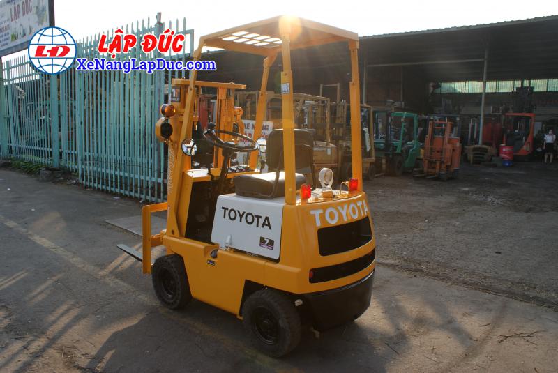 Xe nâng xăng TOYOTA 2FGL7-2