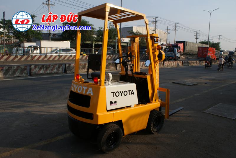Xe nâng xăng TOYOTA 2FGL7-4