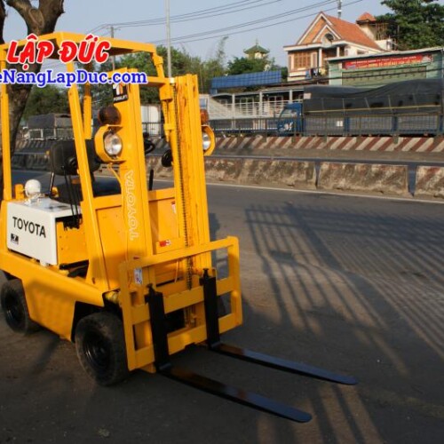 Xe Nâng Xăng TOYOTA 2FGL7 700kg