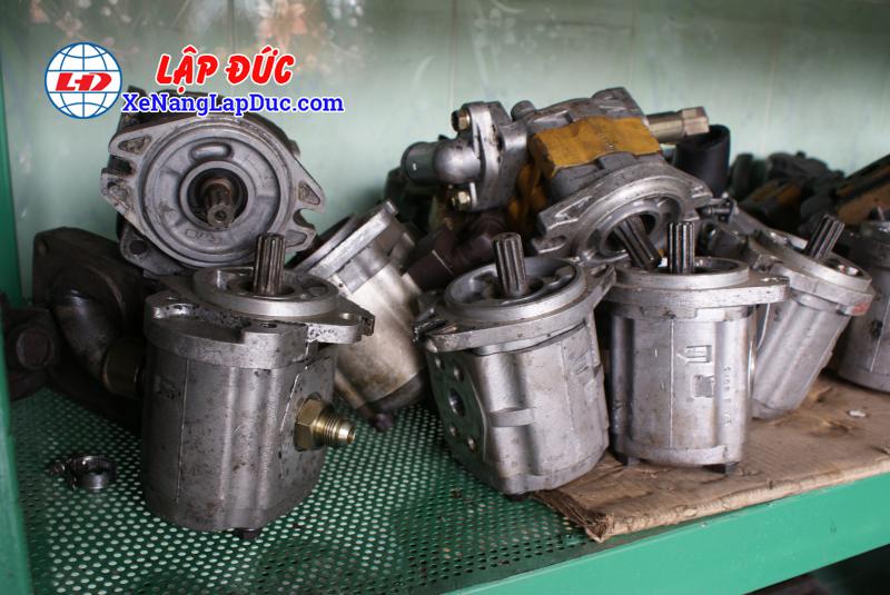 bơm thủy lực xe nâng-0