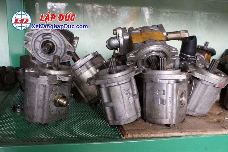 bơm thủy lực xe nâng-1