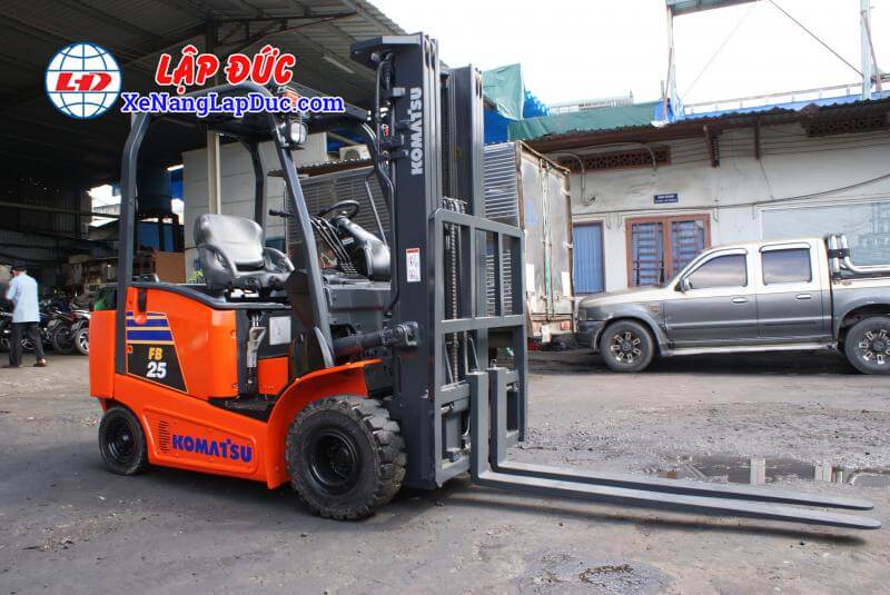 Xe Nâng Điện Ngồi Lái 2.5 Tấn KOMATSU FB25-12