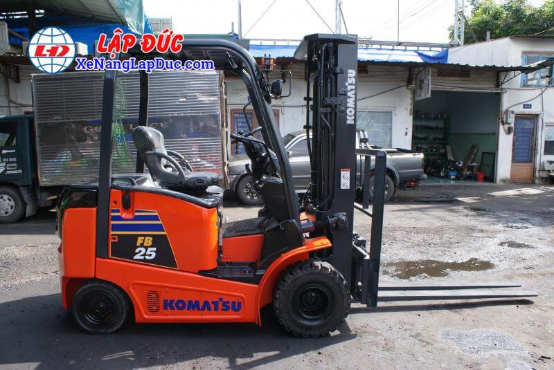 Xe Nâng Điện Ngồi Lái 2.5 Tấn KOMATSU FB25-12
