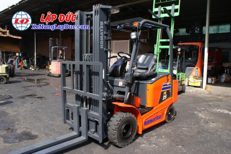 Xe Nâng Điện Ngồi Lái 2.5 Tấn KOMATSU FB25-12