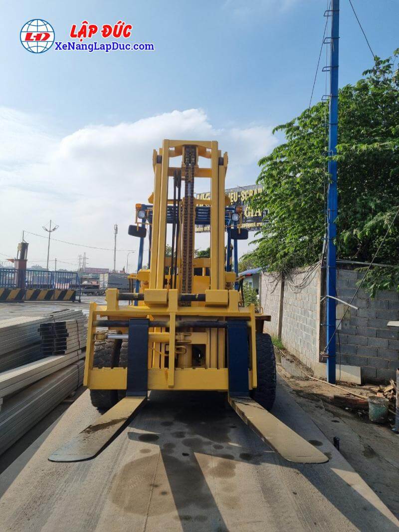 Xe nâng dầu 10 tấn KOMATSU FD100-4-1