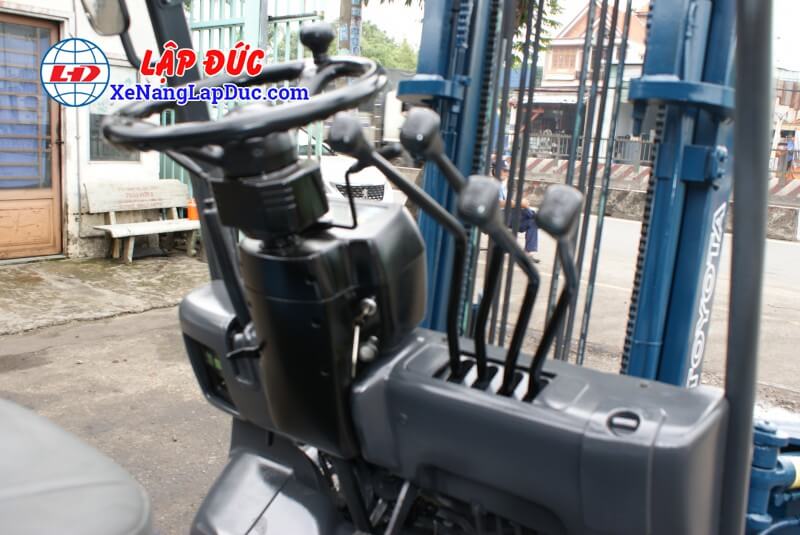 TOYOTA-6FB15-#11834-8 Các cần điều khiển đơn giản, dễ sử dụng