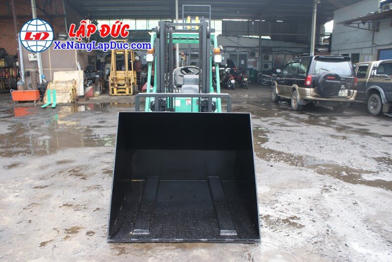 Xe-Nâng-Xăng-MITSUBISHI-KFG25-55012-1 Xe Nâng Xăng MITSUBISHI KFG25 gắn gầu xúc