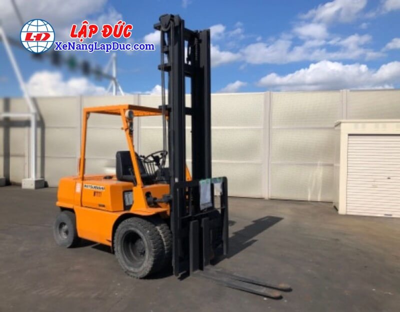 Xe Nâng Dầu 3 Tấn MITSUBISHI FD30
