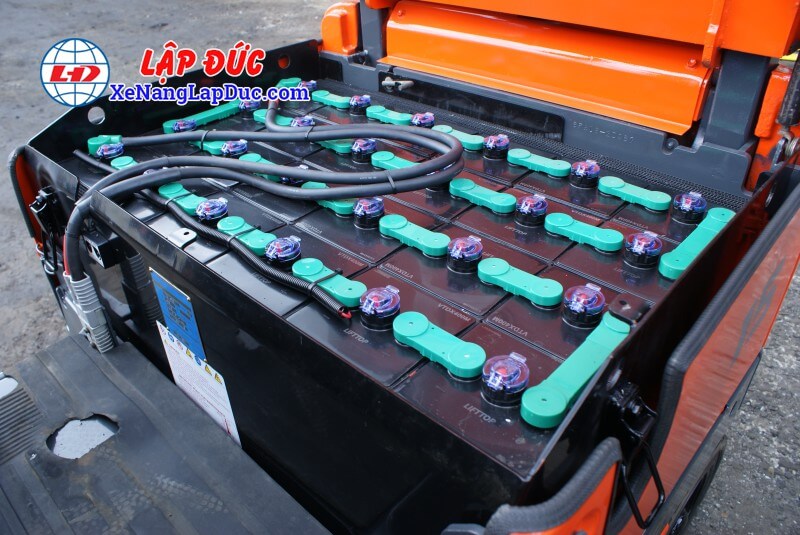 Bình Ắc uy LIFTTOP mới 100% trên Xe Nâng Điện Ngồi Lái 1.5 Tấn TOYOTA 6FB15 Bình Ắc uy LIFTTOP mới 100% trên Xe Nâng Điện Ngồi Lái 1.5 Tấn TOYOTA 6FB15