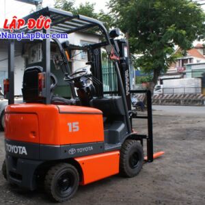 Phần đuôi xe có thiết kế vuông giúp giảm tối đa chiều dài thân xe.