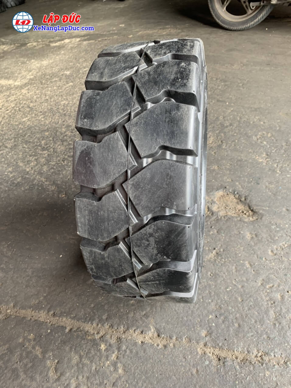 Lốp đặc 21x8-9 ASCENDO Lốp đặc 21x8-9 ASCENDO