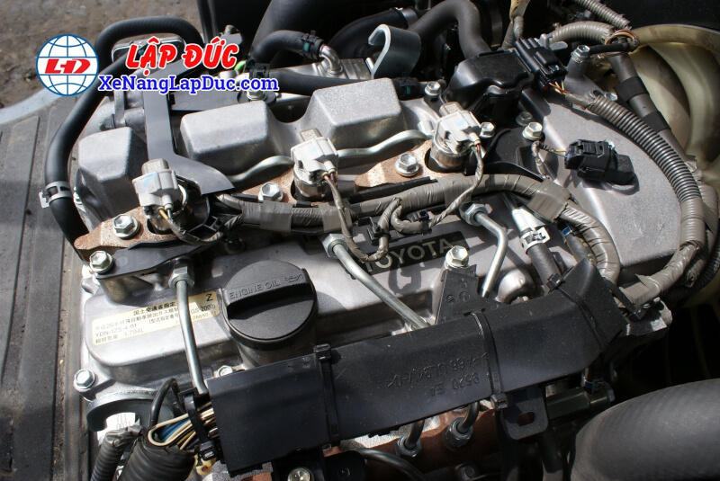 TOYOTA-8FD30-#-64619-10 Động cơ trên xe nâng dầu TOYOTA 8FD30