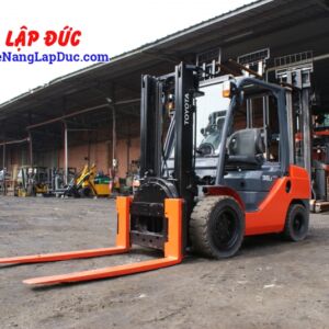 Xe nâng dầu TOYOTA 8FDJ35
