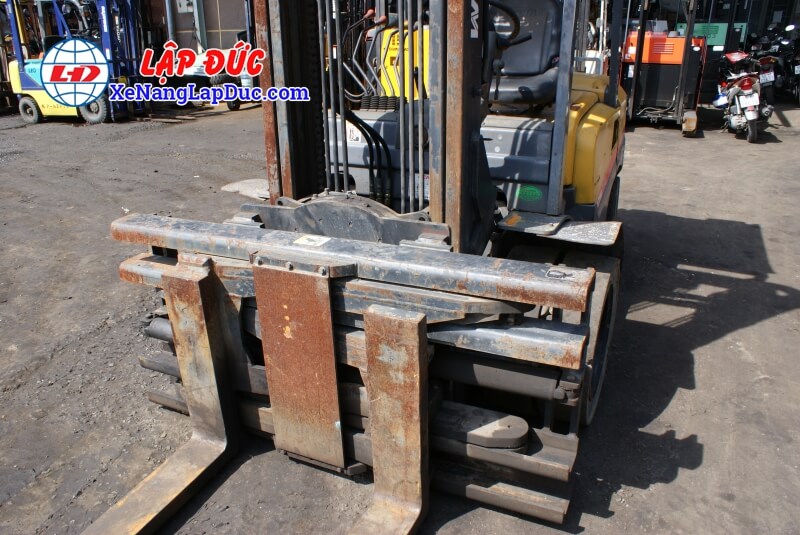 Bộ càng nâng có chức năng sàng qua lại, thích hợp nhiều loại pallet và hàng hóa