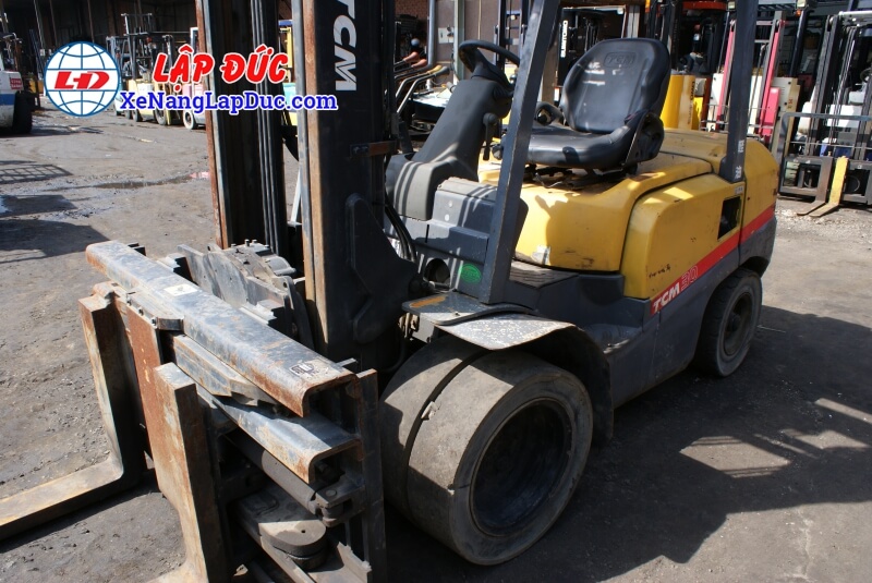 Xe sử dụng bộ lớp đôi 28x9-15-12PR