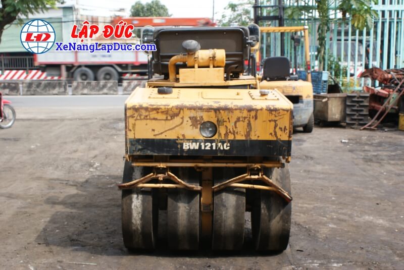 XE LU BOMAG