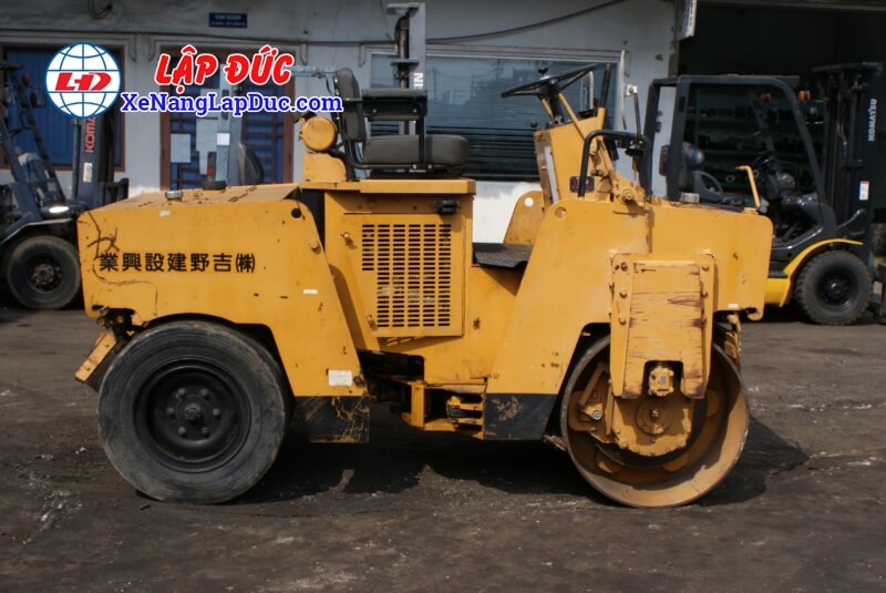 XE LU BOMAG
