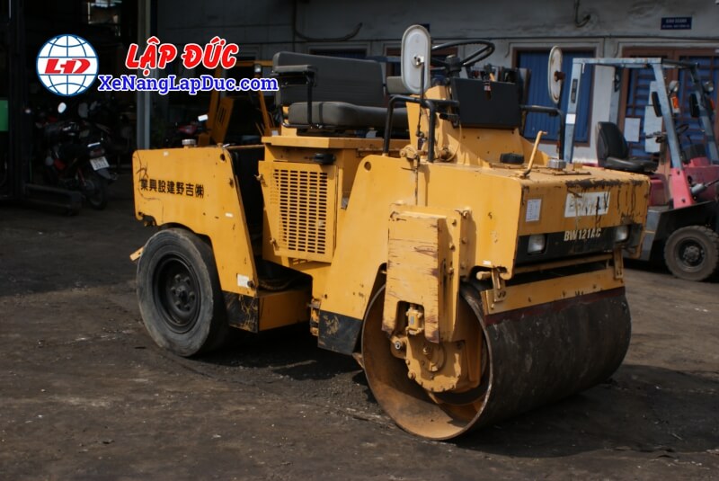 XE LU BOMAG