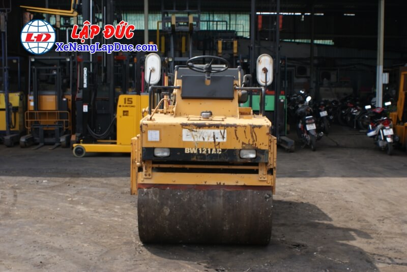 XE LU BOMAG