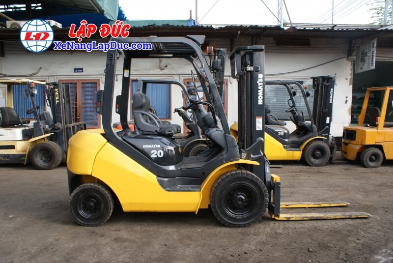 Xe nâng Komatsu 2 tấn FD25T-17 số tự động Xe nâng Komatsu 2 tấn FD25T-17 số tự động