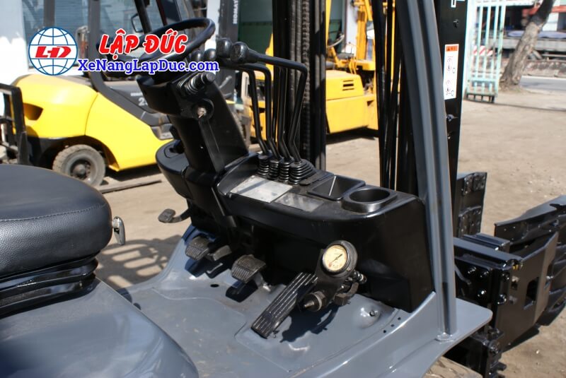 Xe Nâng Dầu TOYOTA 02-8FD15 # 31440