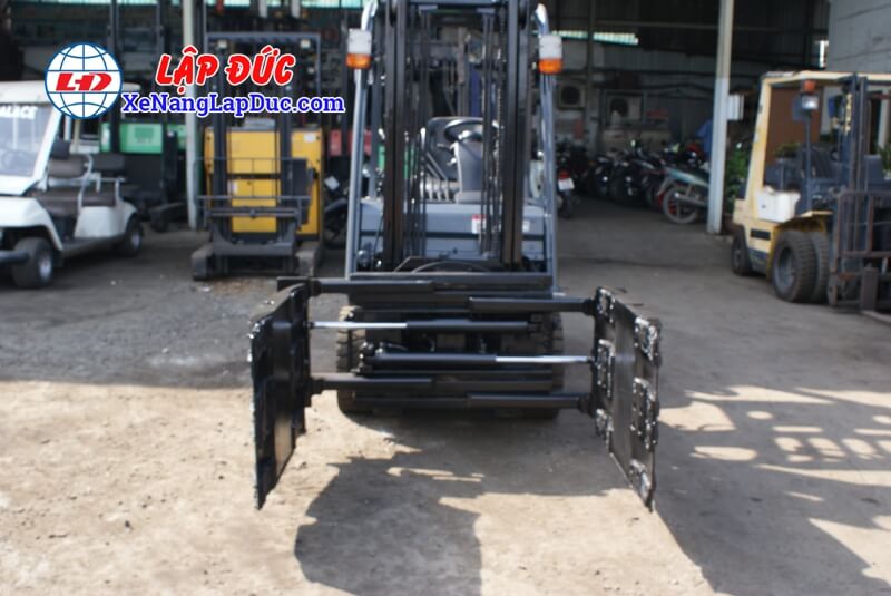 Xe Nâng Dầu TOYOTA 02-8FD15 # 31440
