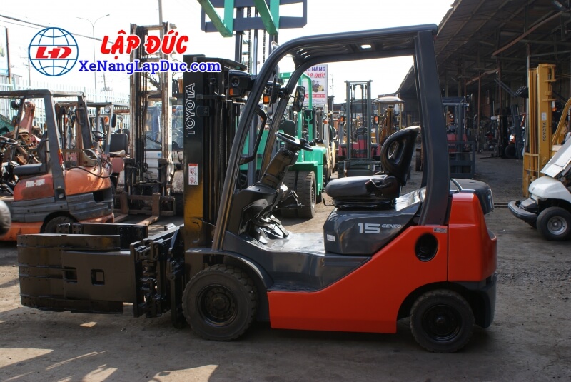Xe Nâng Dầu TOYOTA 02-8FD15 # 31440
