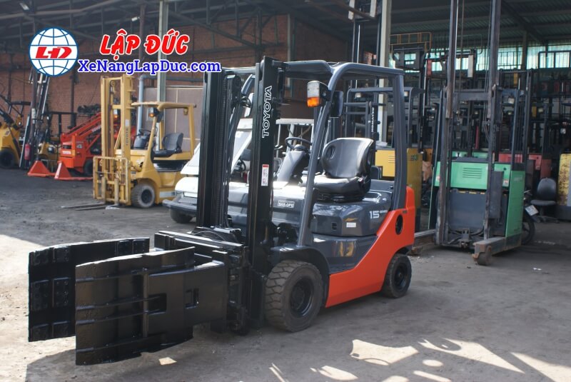 Xe Nâng Dầu TOYOTA 02-8FD15 # 31440