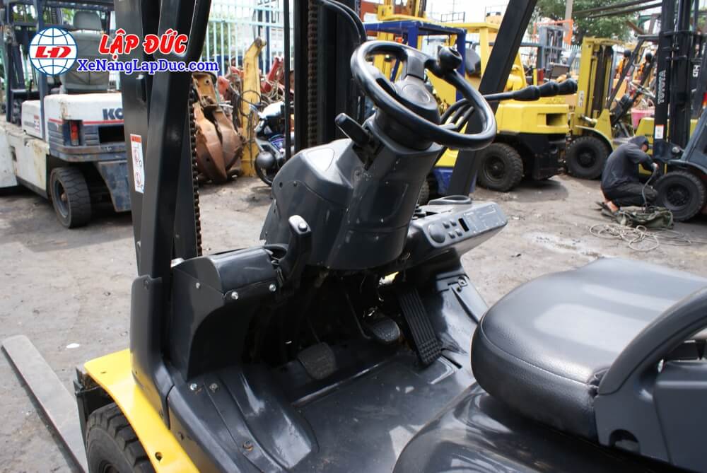 Hệ thống điều khiển trên xe nâng kOMATSU 2.5 tấn