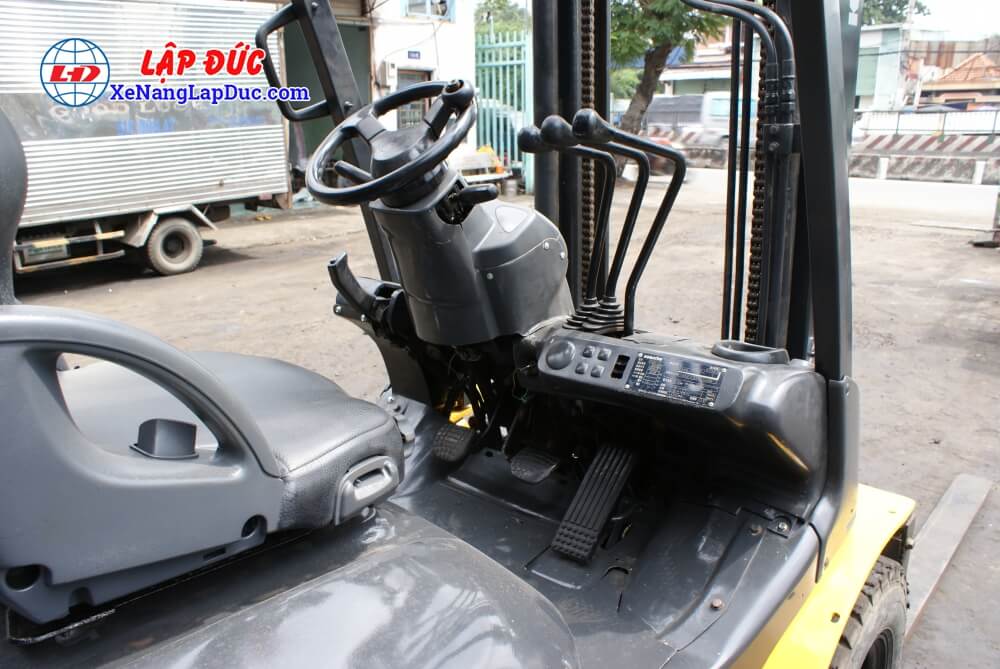 Buồng điều khiển xe nâng KOMATSU 2.5 tấn