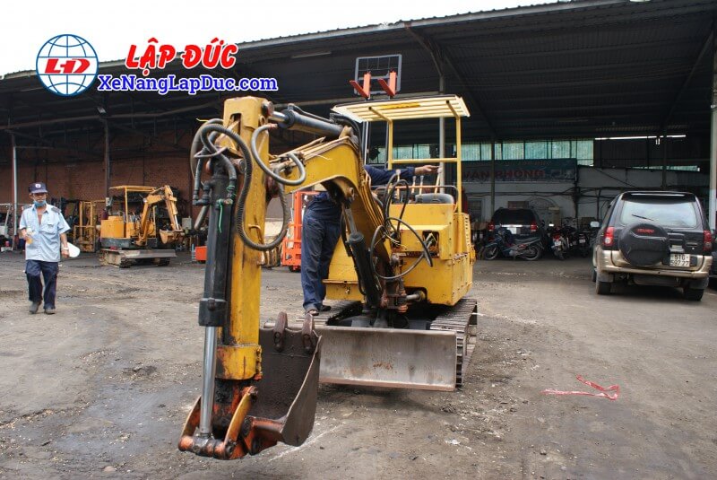 phía trước Xe đào KOBUTA KH8 tại TPHCM