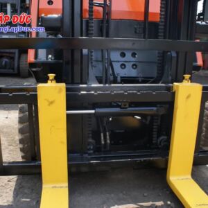 Bộ dịch khung trên xe nâng