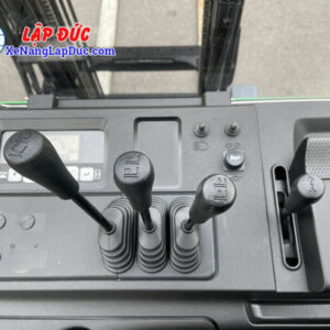 Các cần điều khiển trên Xe nâng điện đứng lái TOYOTA 8FBR10