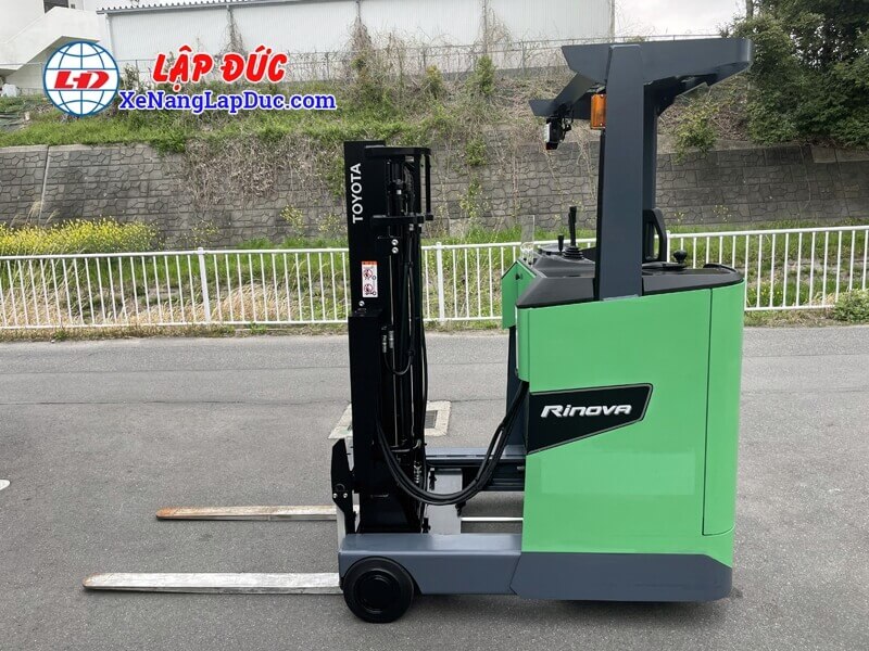 Hình ảnh thực tế xe nâng TOYOTA 8FBR10 tại Nhật Bản Hình ảnh thực tế xe nâng TOYOTA 8FBR10 tại Nhật Bản