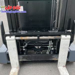 Mặt trước xe nâng TOYOTA 8FBR10