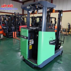 Nhờ góc quay hẹp và được trang bị nhiều công nghệ tiên tiến nên xe nâng điện 1.5 tấn đứng lái TOYOTA 8FBR15thường được sử dụng tại các kho hàng hẹp, đặc biệt là khu vực đóng gói hàng và chất hàng lên kệ lưu kho.
