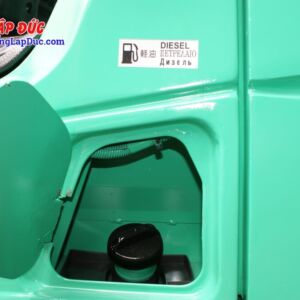 Náp đổ dầu trên xe