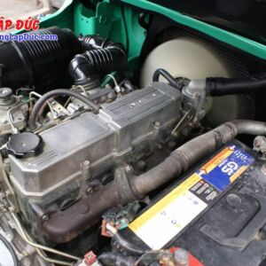 xe sử dụng động cơ Mitsubishi S4S chính hãng với hiệu suất cao và tiết kiệm nhiên liệu