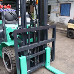 Xe nâng MITSUBISHI FD20T-F18C 2 tấnvới bộ tyw giữa chui công hiệu quả