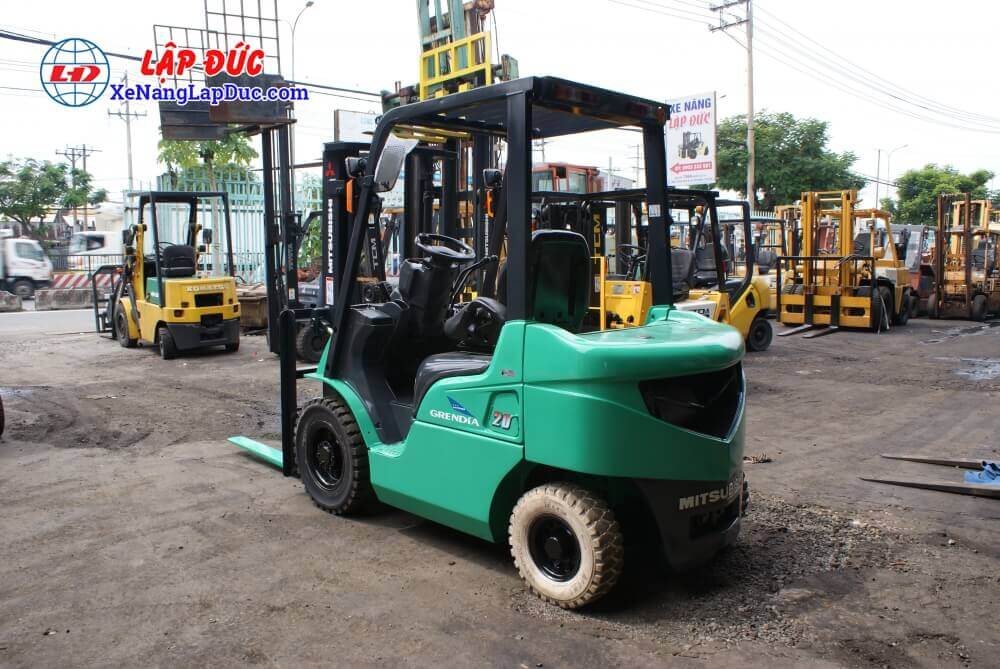 Xe nâng MITSUBISHI FD20T-F18C 2 tấn Xe nâng MITSUBISHI FD20T-F18C 2 tấn số tự động có thế kế với đít hình hõa tiễn đặc trưng