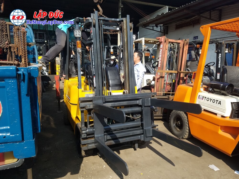 Bộ kẹp vuông 4 chấu chuyên dụng để kẹp các khối bông, nylon Bộ kẹp vuông 4 chấu chuyên dụng để kẹp các khối bông, nylon