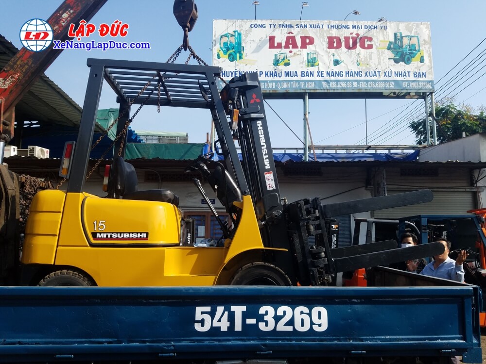 kẹp vuông xe nâng-1
