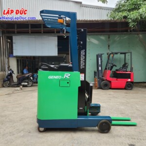 Xe nâng điện đứng lái 900kg Toyota 7FBRK9 0