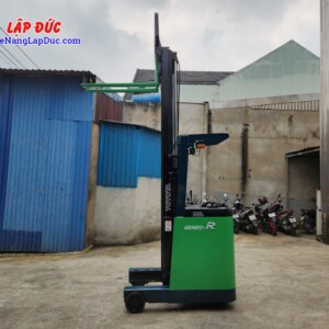 Xe nâng điện đứng lái 900kg Toyota 7FBRK9 17