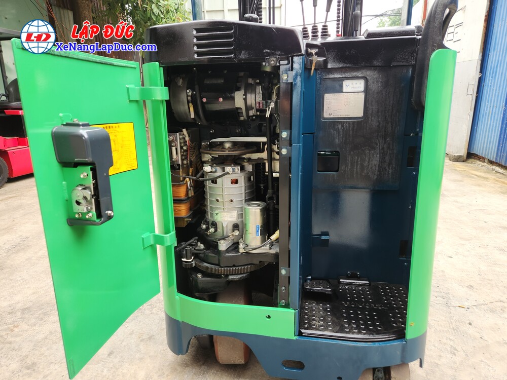 Xe nâng điện đứng lái 900kg Toyota 7FBRK9 8 Xe nâng điện đứng lái 900kg Toyota 7FBRK9 8
