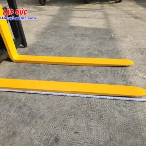 Càng của xe nâng điện 1.5 tấn Komatsu FB15 12 có chiều dài 1m2